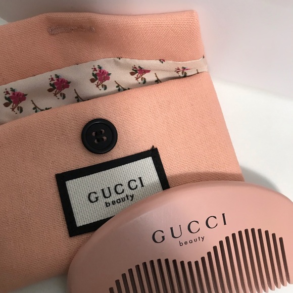 Gucci Accessories - Gucci beauty gift comb